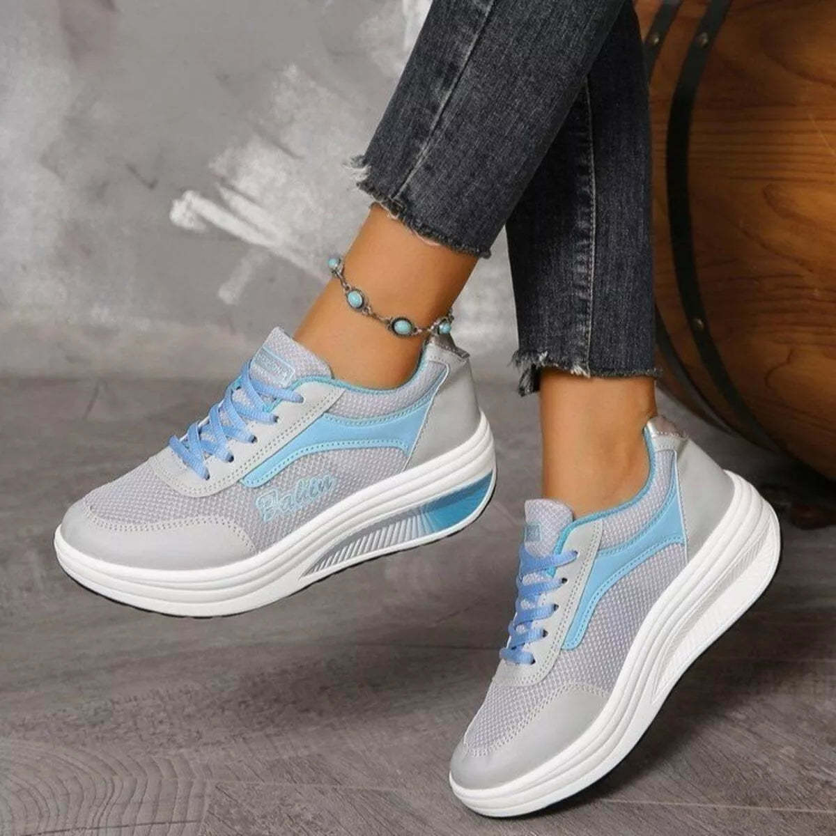 Round Toe Platform Athletic Shoes – Sporty