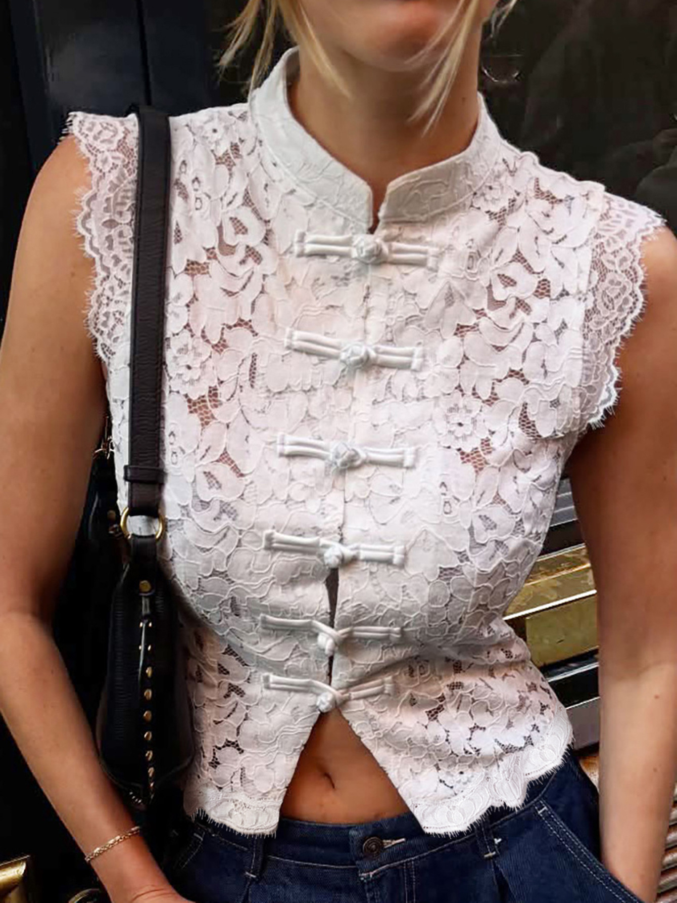 Women’s Chinese Frog Button Lace Sleeveless Mandarin Collar Crop Top 中文标题