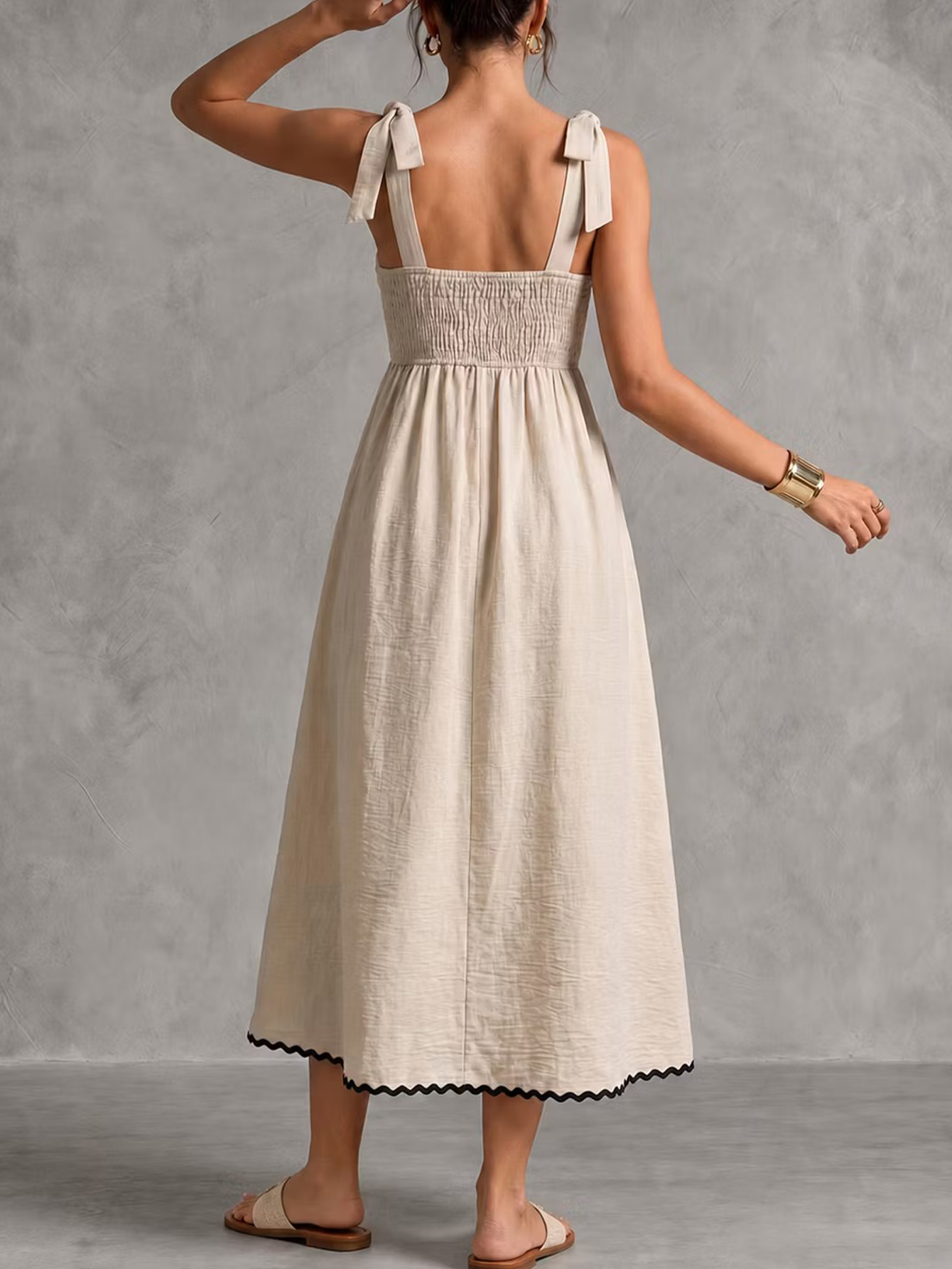 Two-Piece Set Featuring A Loose, Sleeveless, Side-Slit Top And High-Waisted Wide-Leg Trousers—Suitable For Casual Wear, Commuting, Or Vacation.
