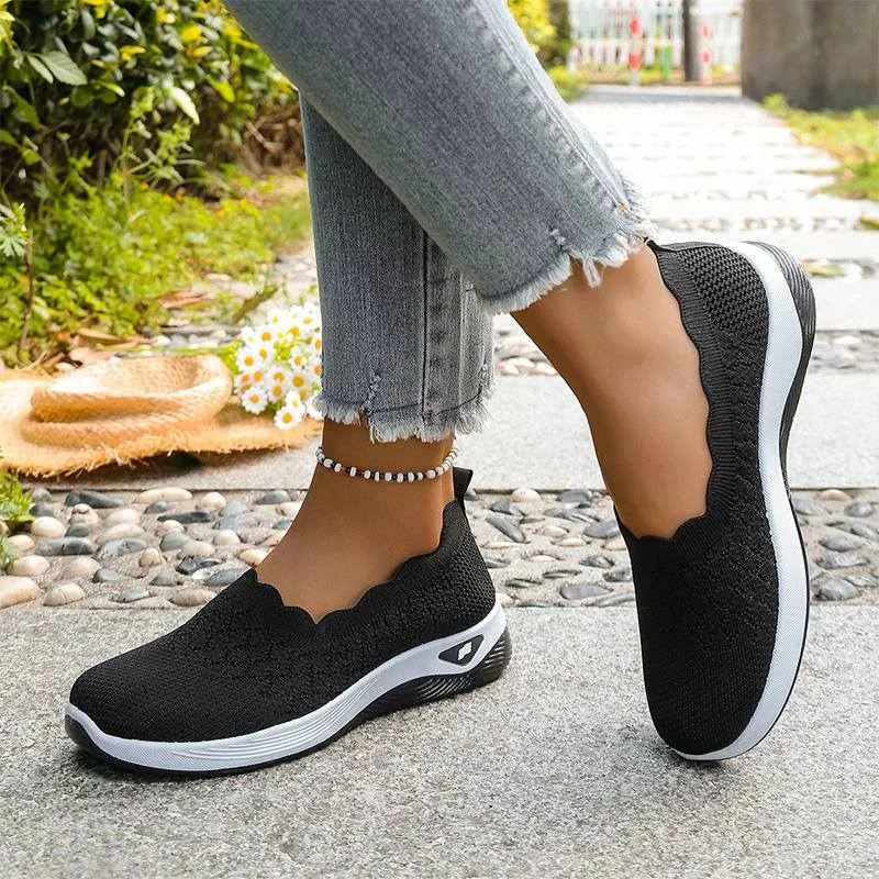 Lightweight Slip-On Walking Shoes for Women