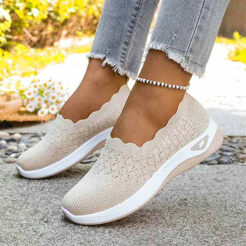 Lightweight Slip-On Walking Shoes for Women