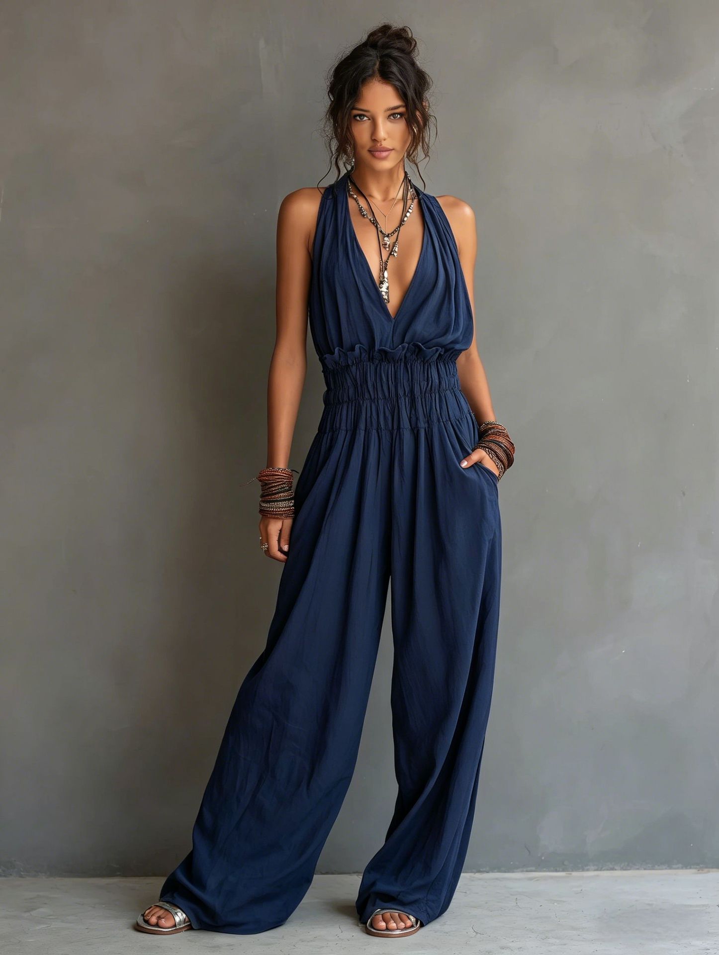 Women's Minimalist Halter-Neck V-Neck Sleeveless Waist-Cinching Jumpsuit