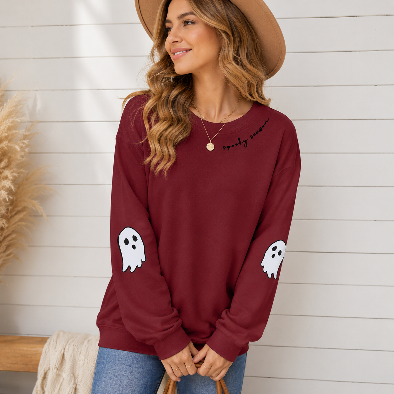 👻 Women’s Cute Ghost Halloween Sweatshirt – Cozy Long Sleeve Pullover, Spooky Fall Casual Top