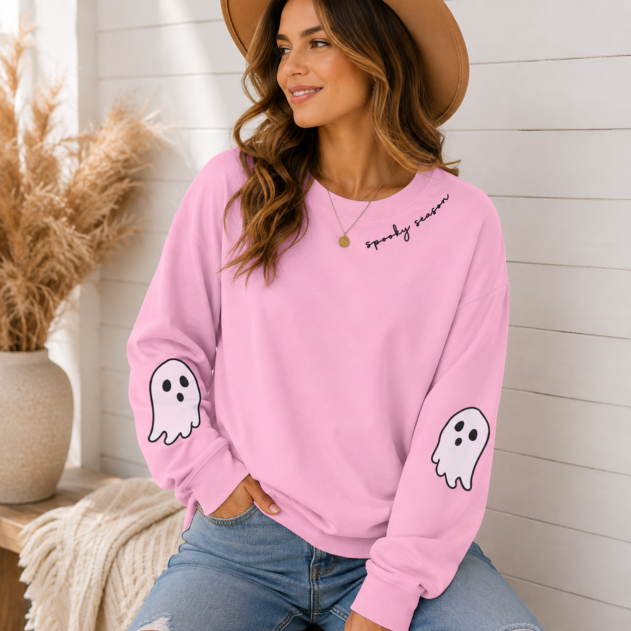👻 Women’s Cute Ghost Halloween Sweatshirt – Cozy Long Sleeve Pullover, Spooky Fall Casual Top