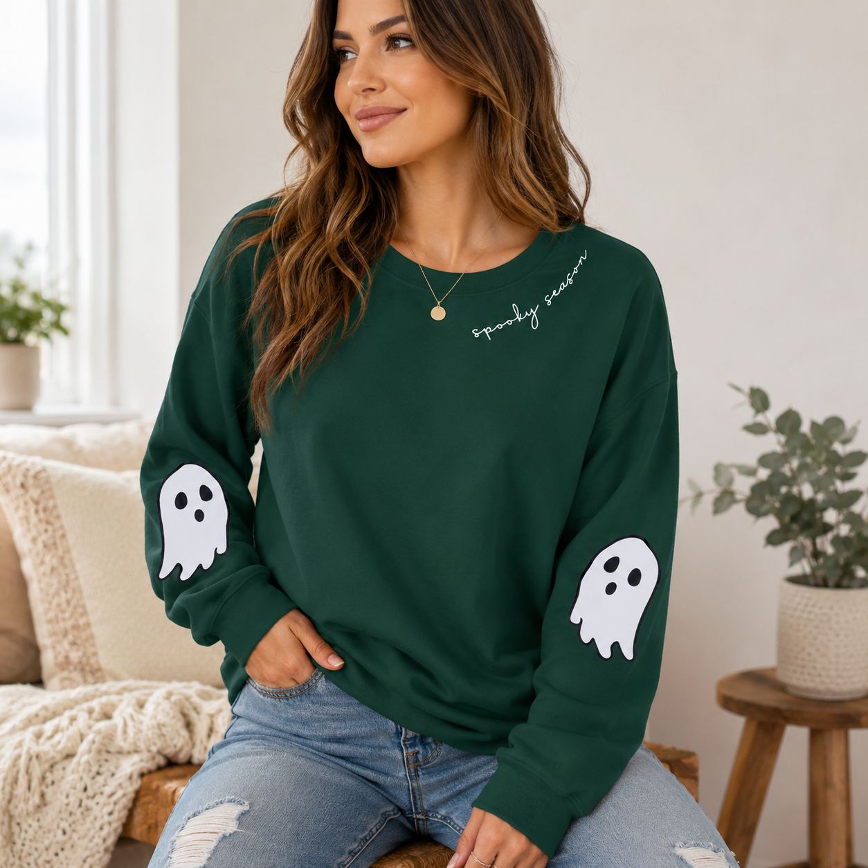 👻 Women’s Cute Ghost Halloween Sweatshirt – Cozy Long Sleeve Pullover, Spooky Fall Casual Top