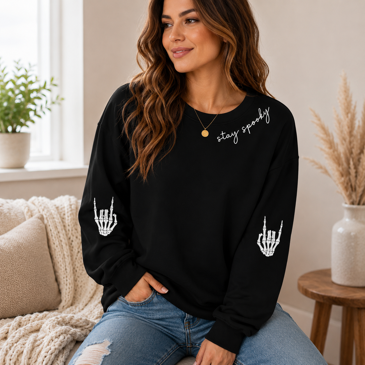 👻 Women’s Cute Ghost Halloween Sweatshirt – Cozy Long Sleeve Pullover, Spooky Fall Casual Top