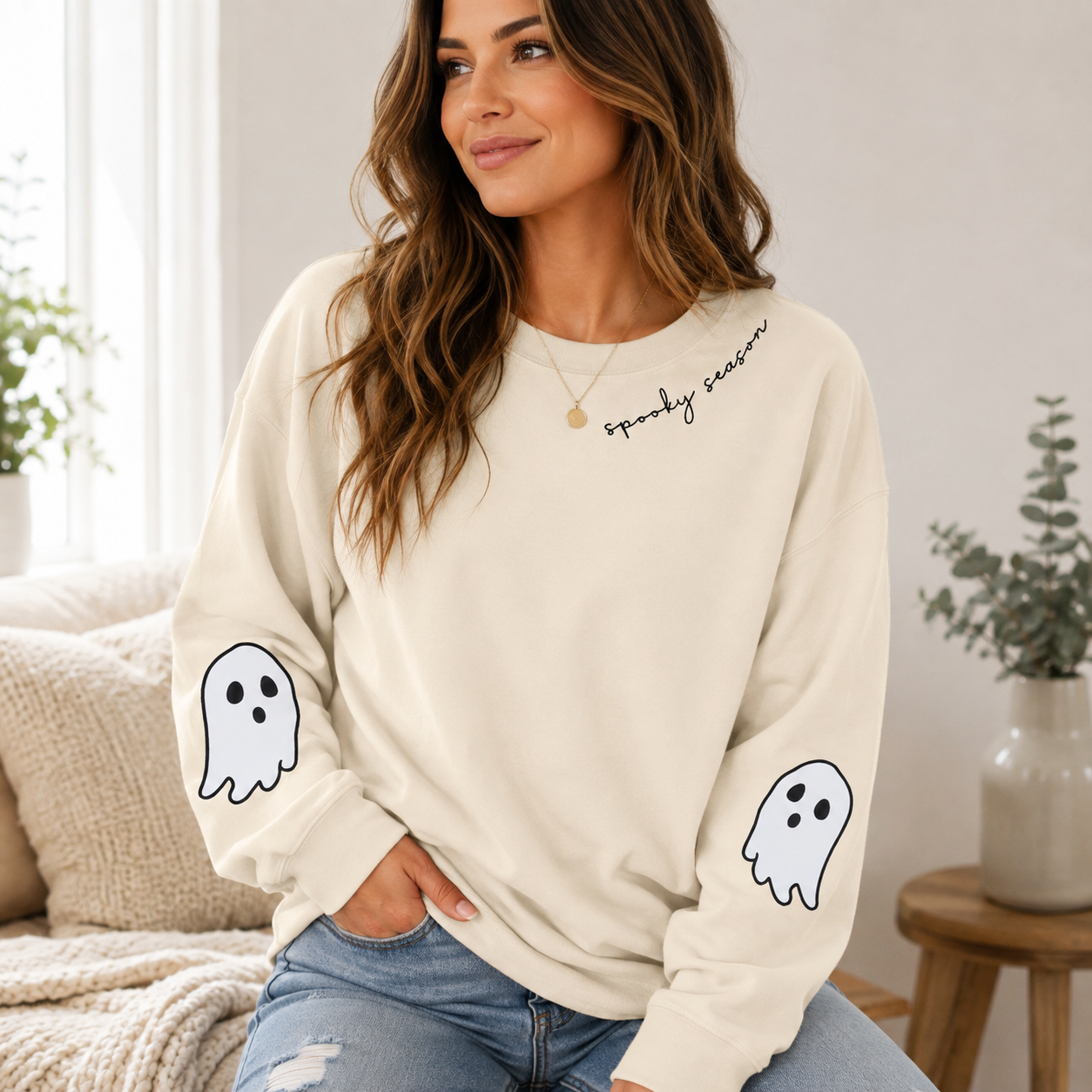 👻 Women’s Cute Ghost Halloween Sweatshirt – Cozy Long Sleeve Pullover, Spooky Fall Casual Top