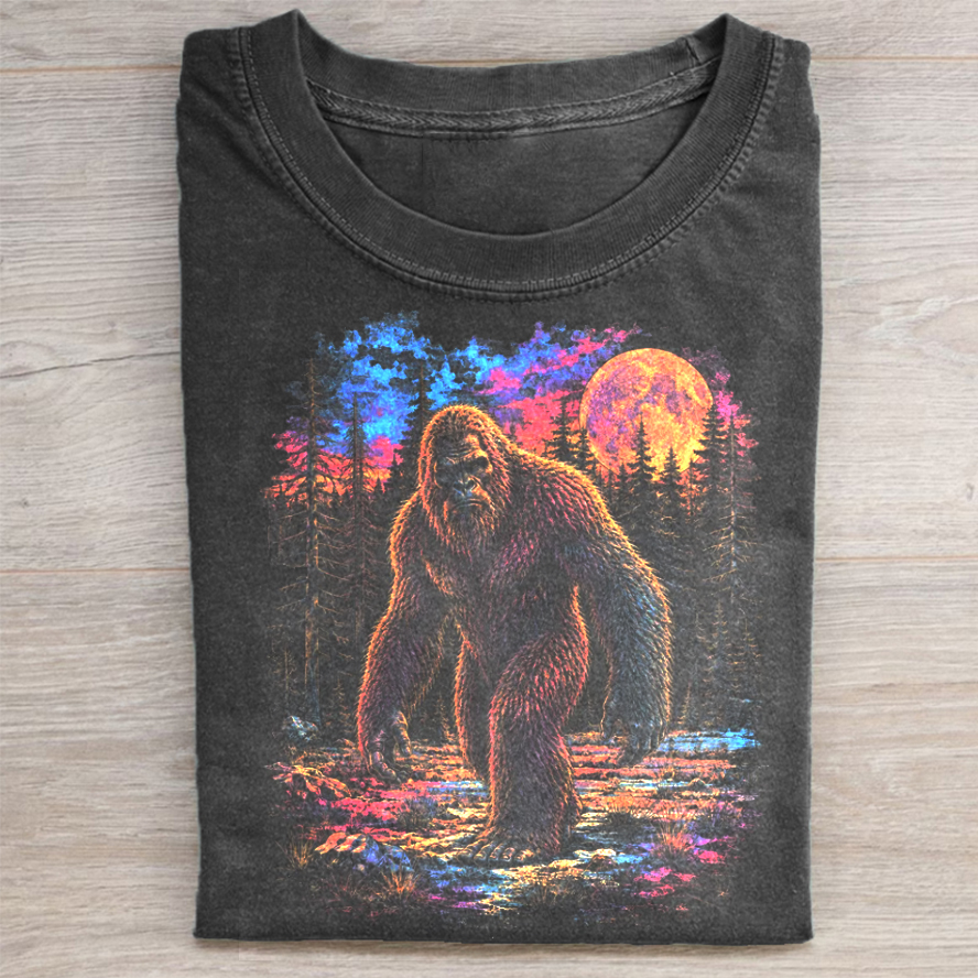 Vintage Bigfoot Graphic T-shirt-NaturexCraft