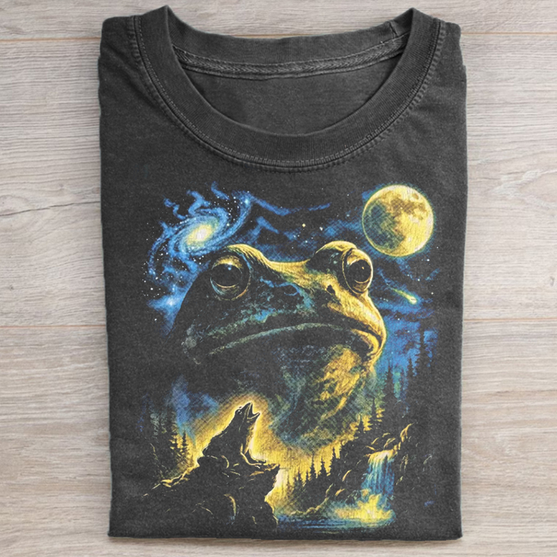 Frog Moon Vintage Graphic T-shirt-NaturexCraft
