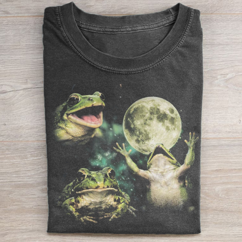 Frog Moon Vintage Graphic T-shirt-NaturexCraft