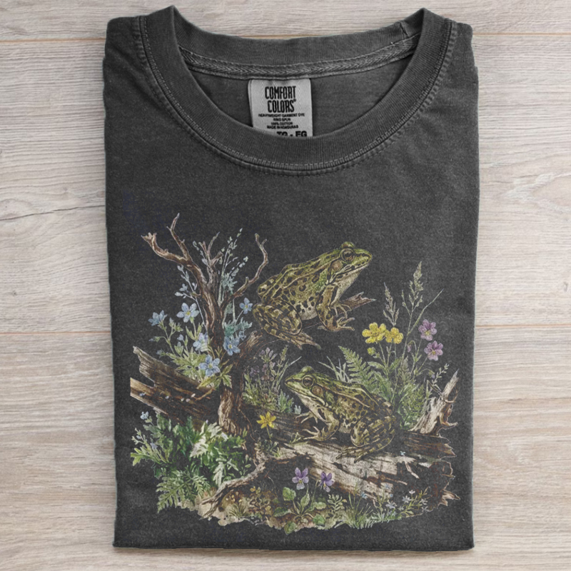 Vintage Woodland Frog T-shirt-NaturexCraft