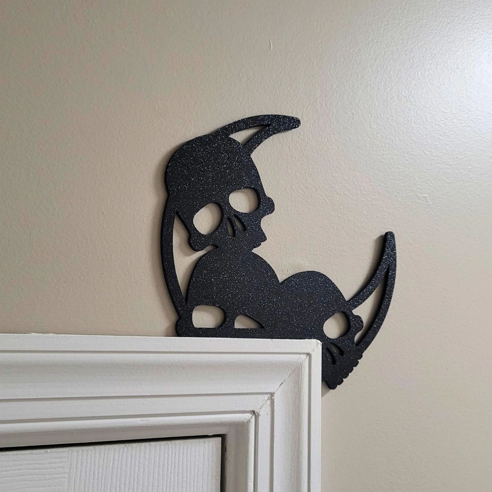 Metal Halloween Moon Door Corner Topper Decoration-HandPrint