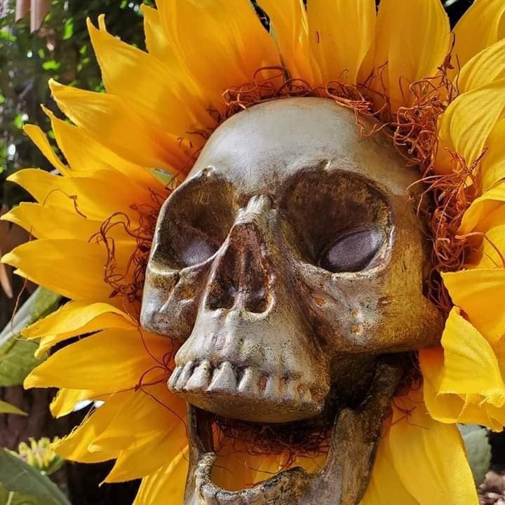 Halloween DIY Sunflower Skull Decor-HandPrint