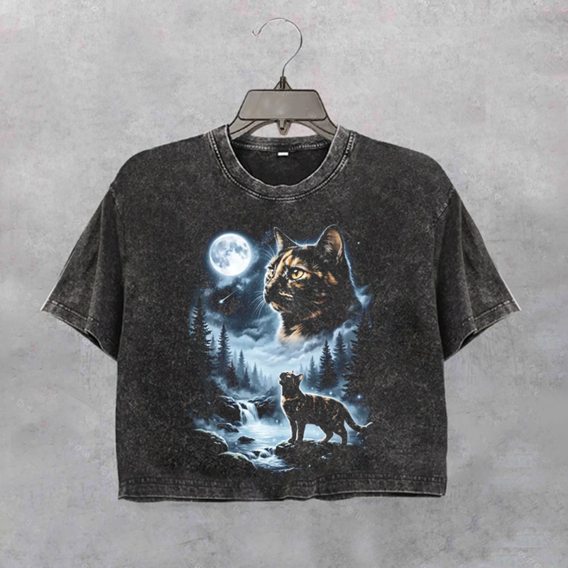Tortoiseshell Cat Howling to the Moon Cropped T-shirt-NaturexCraft