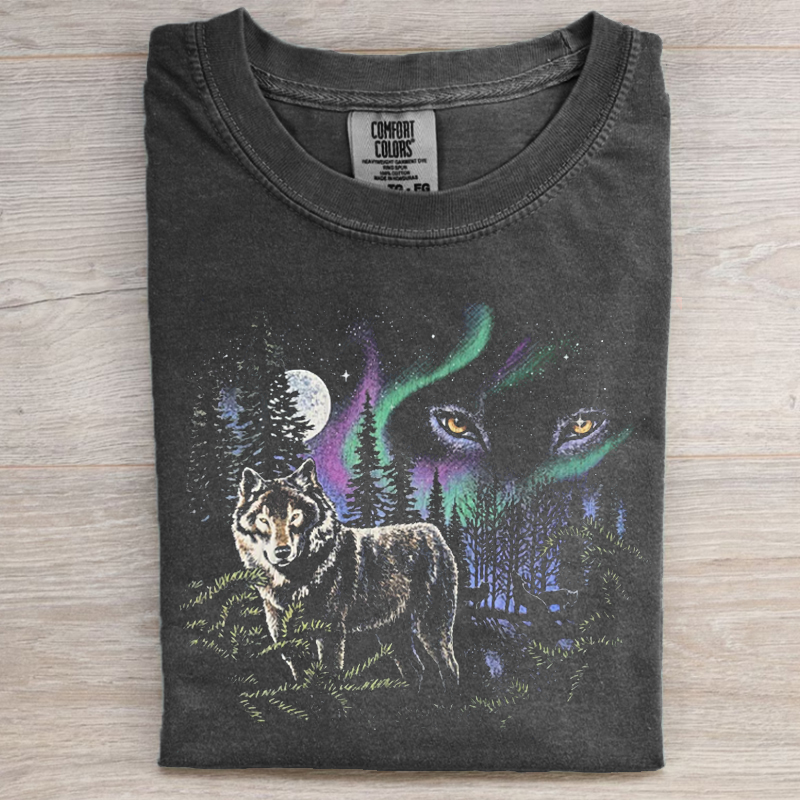 Wolf Vintage 90s Graphic T-shirt-NaturexCraft