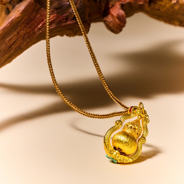 Spinning Gourd Pendant