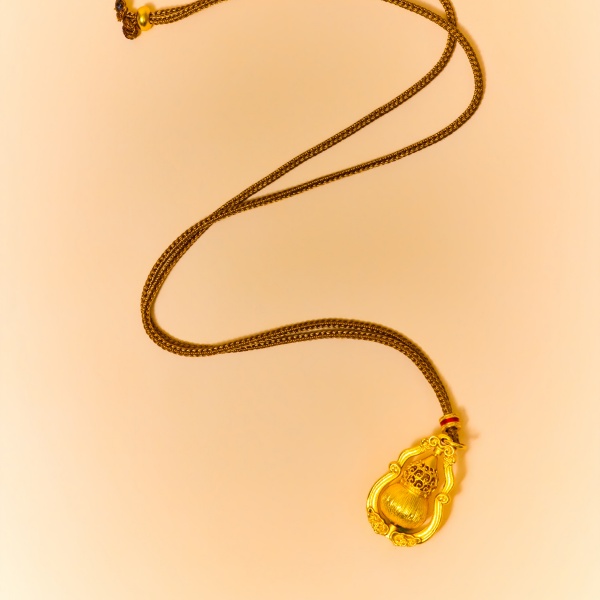 Spinning Gourd Pendant