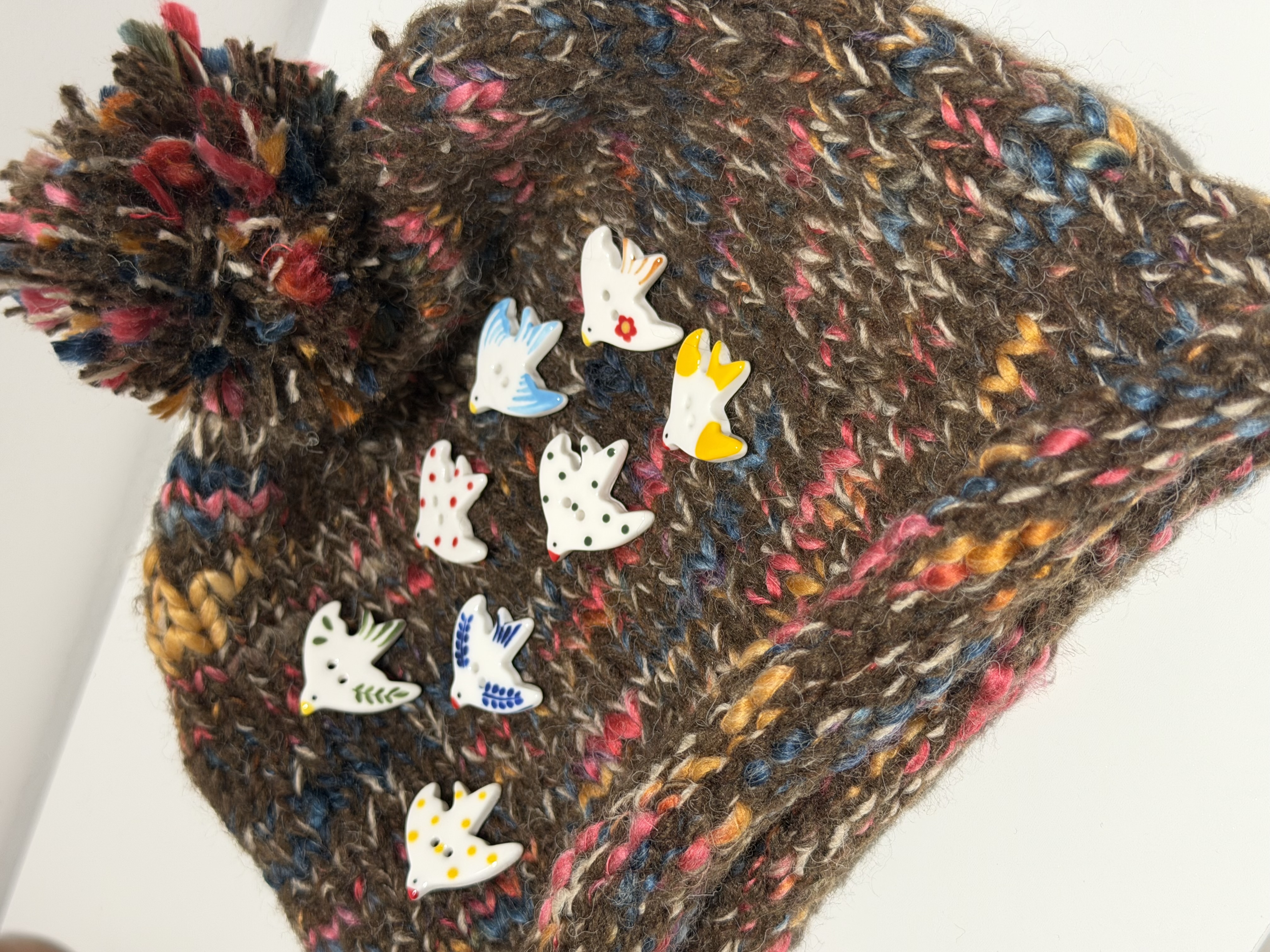 Hand Painted Swallow Shaped Ceramic Buttons, Multi Color Decorative Buttons for Knitting Crochet Garment DIY Crafts