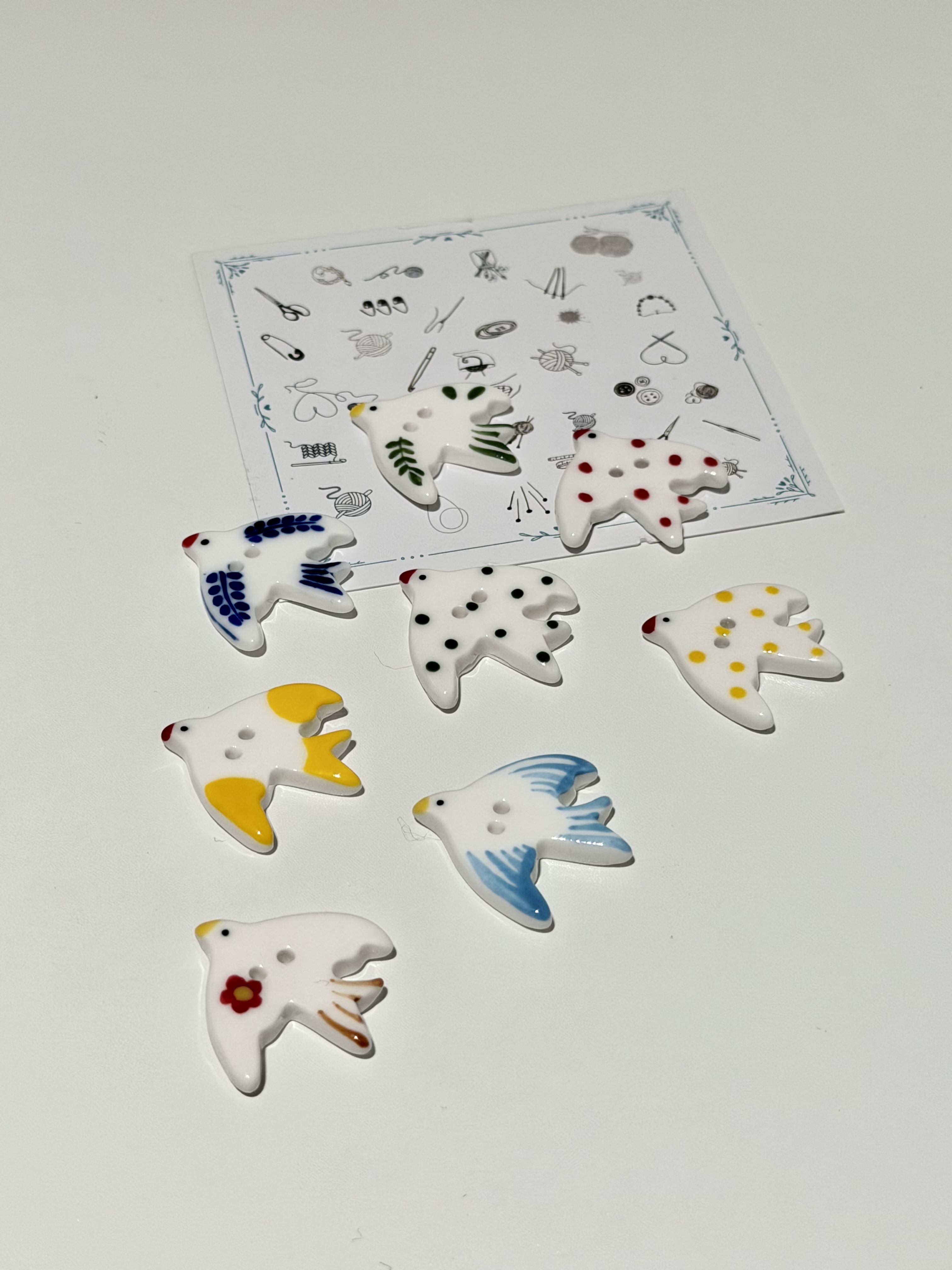 Hand Painted Swallow Shaped Ceramic Buttons, Multi Color Decorative Buttons for Knitting Crochet Garment DIY Crafts