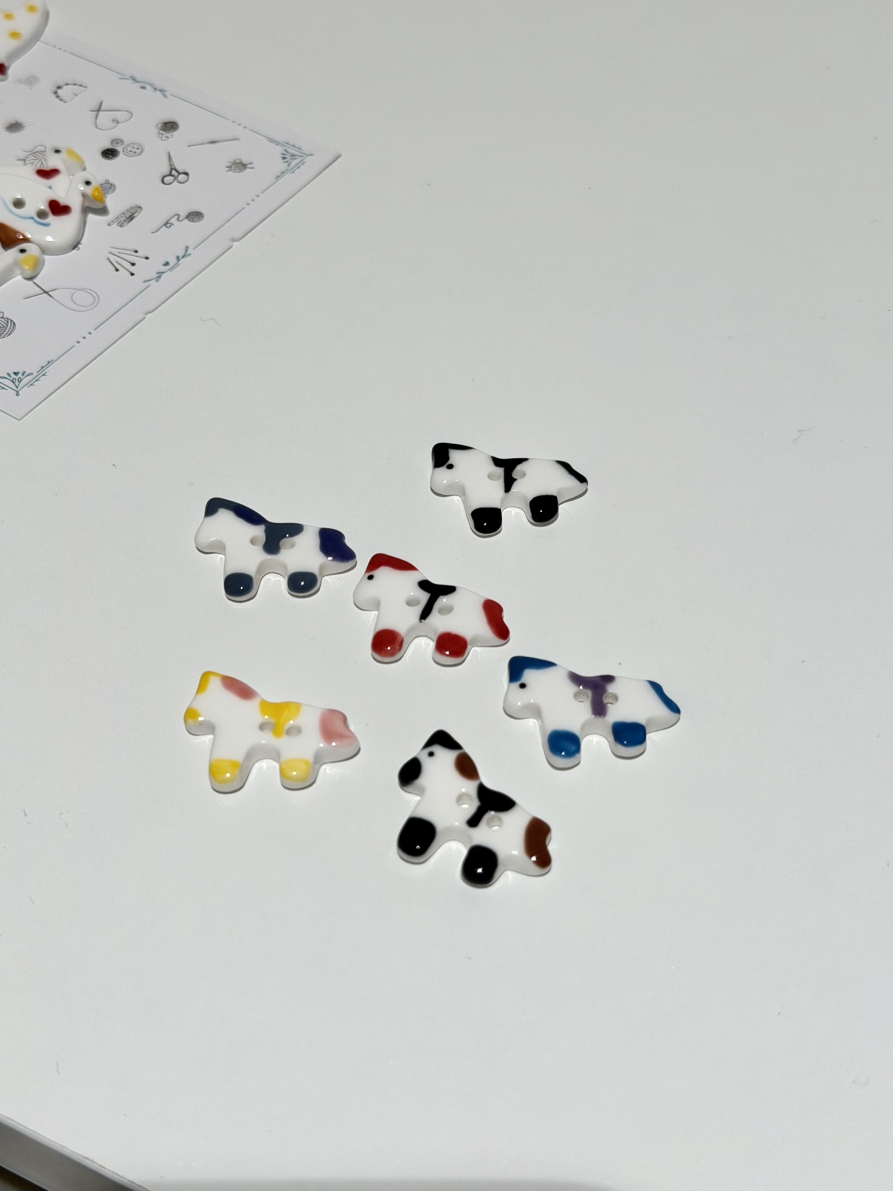 Hand Painted Horse Shaped Ceramic Buttons, Cute Pony Decorative Buttons for Knitting, Crochet, Garment & DIY Crafts