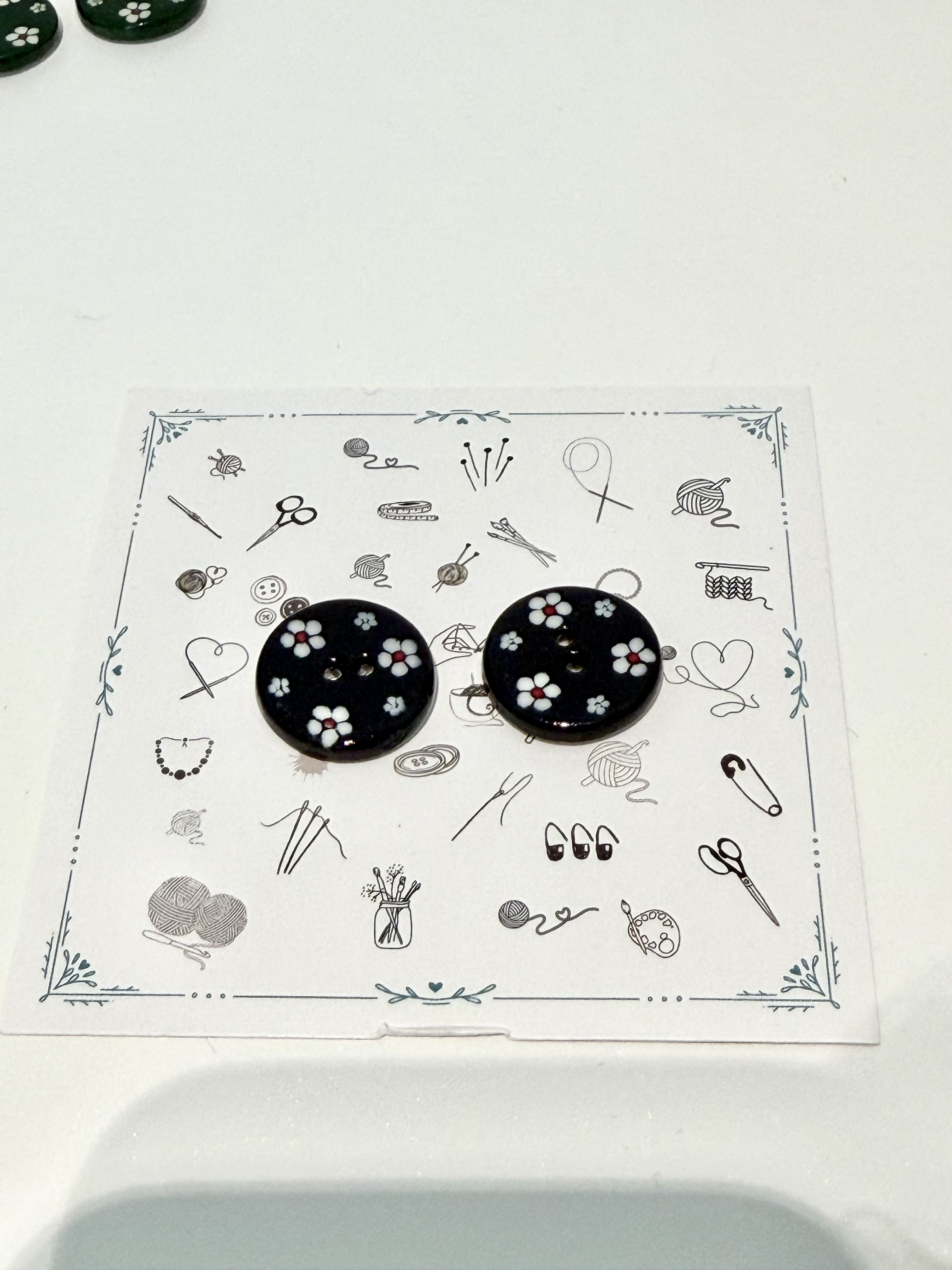 Hand Painted Floral Ceramic Buttons, Round Daisy Pattern Decorative Buttons for Knitting, Crochet, Garment & DIY Crafts