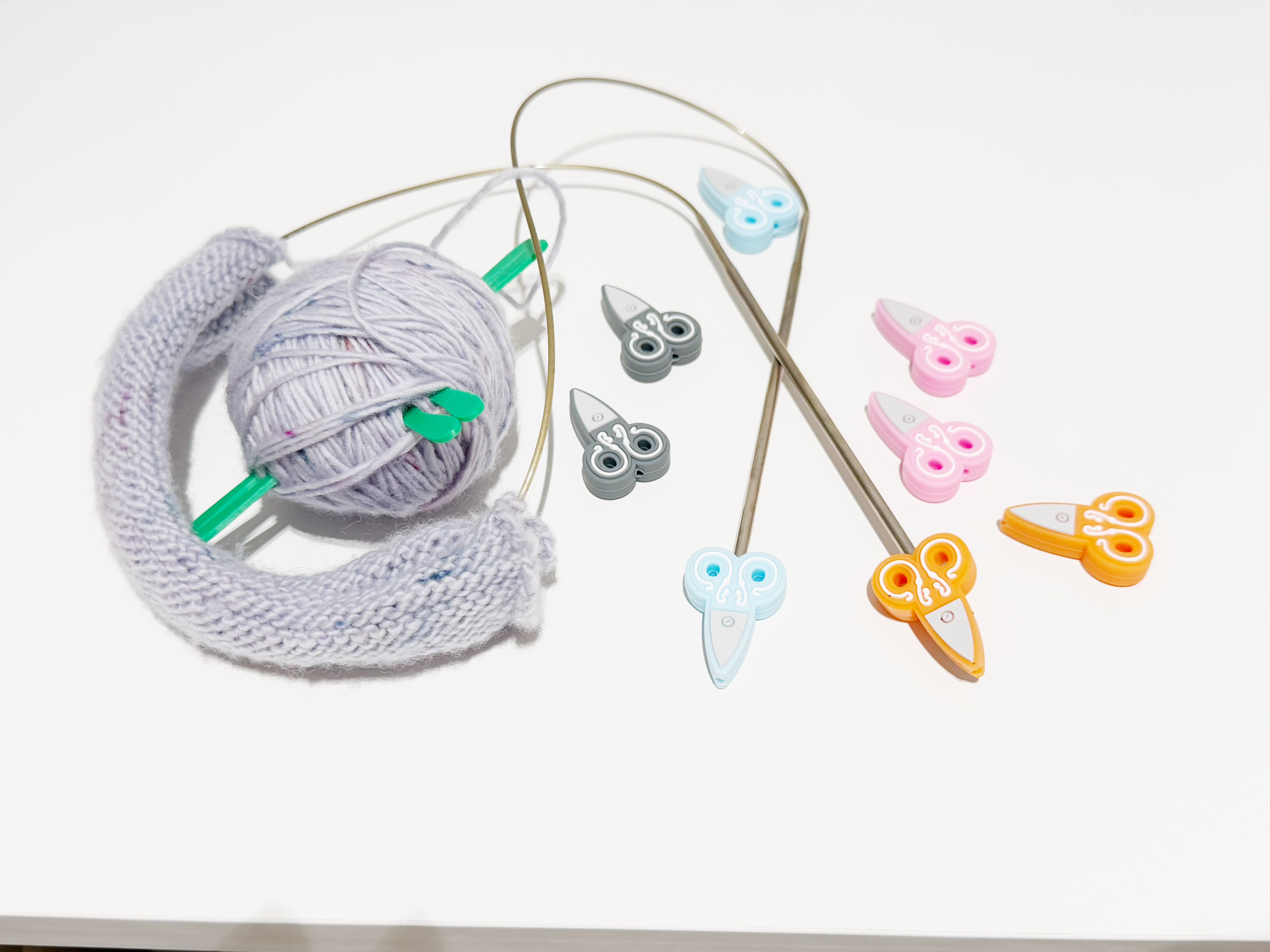 Scissors Shaped Knitting Needle Stoppers, Cute Needle Point Protectors for Knitting Needles, Hand Knitting Accessorie