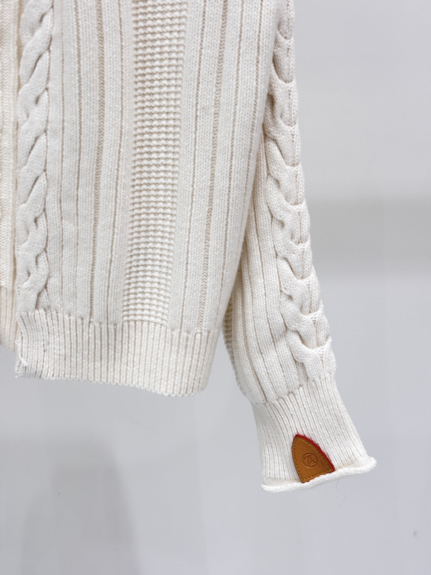 Louis Vuit25SS Belt Buckle Simple Knit Cardigan