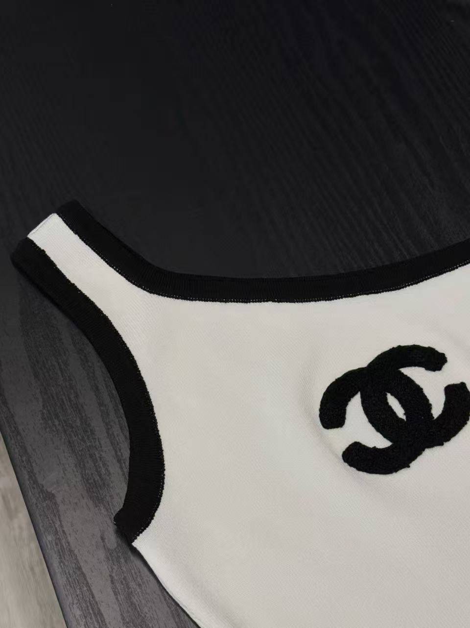 CC Color - Block Asymmetrical Shoulder Double - C Logo Knit Vest