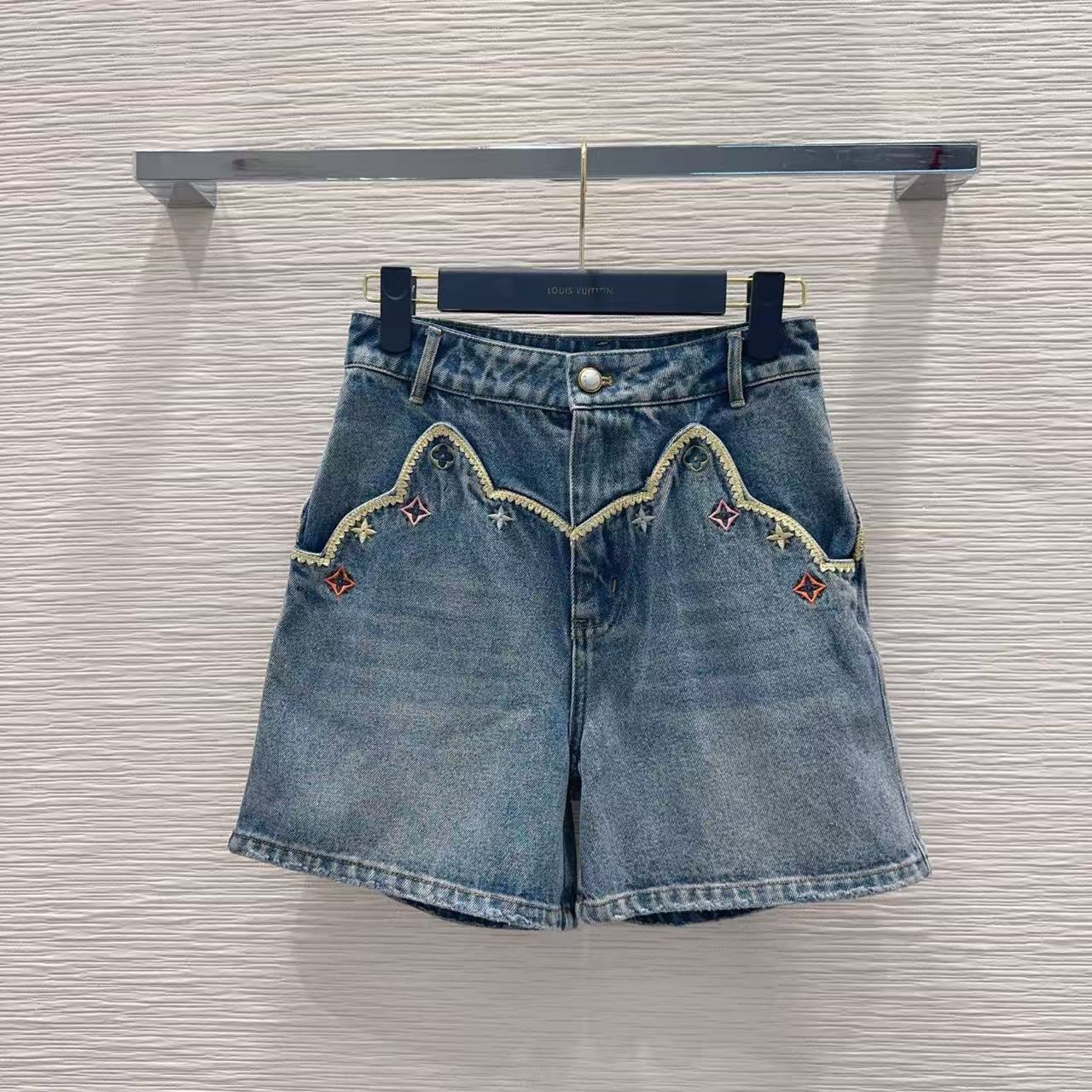 LU Vintage-Wash Embroidered Denim Hot Pants.