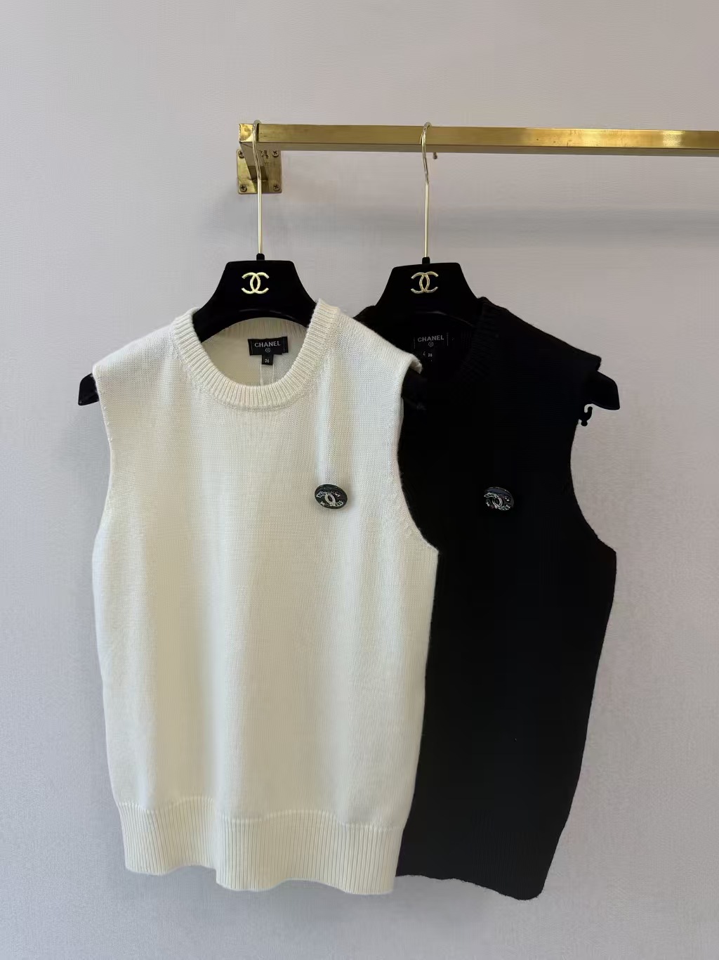 Cha'Little Fragrance' style knitted vest