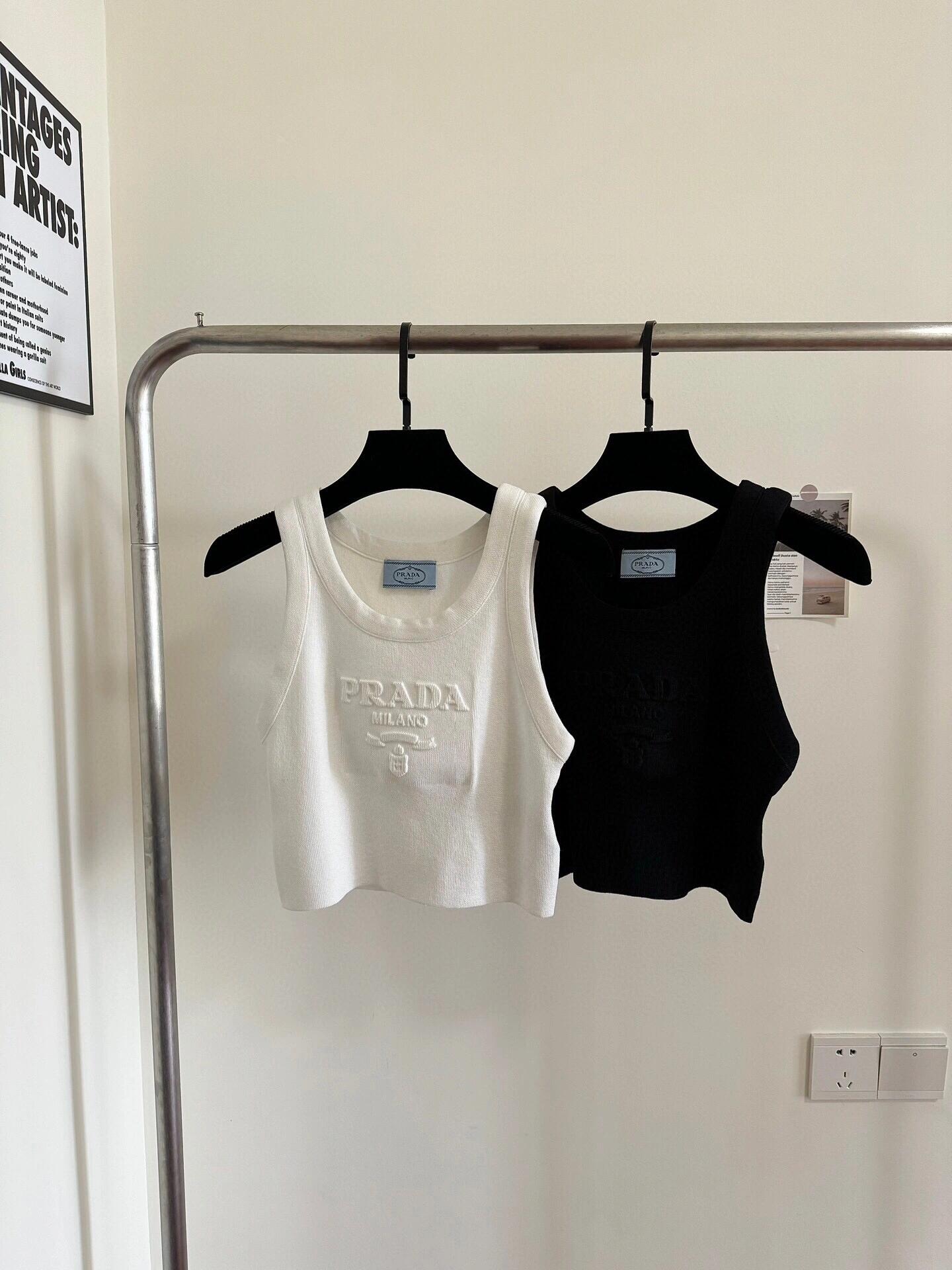 PR knitted vest
