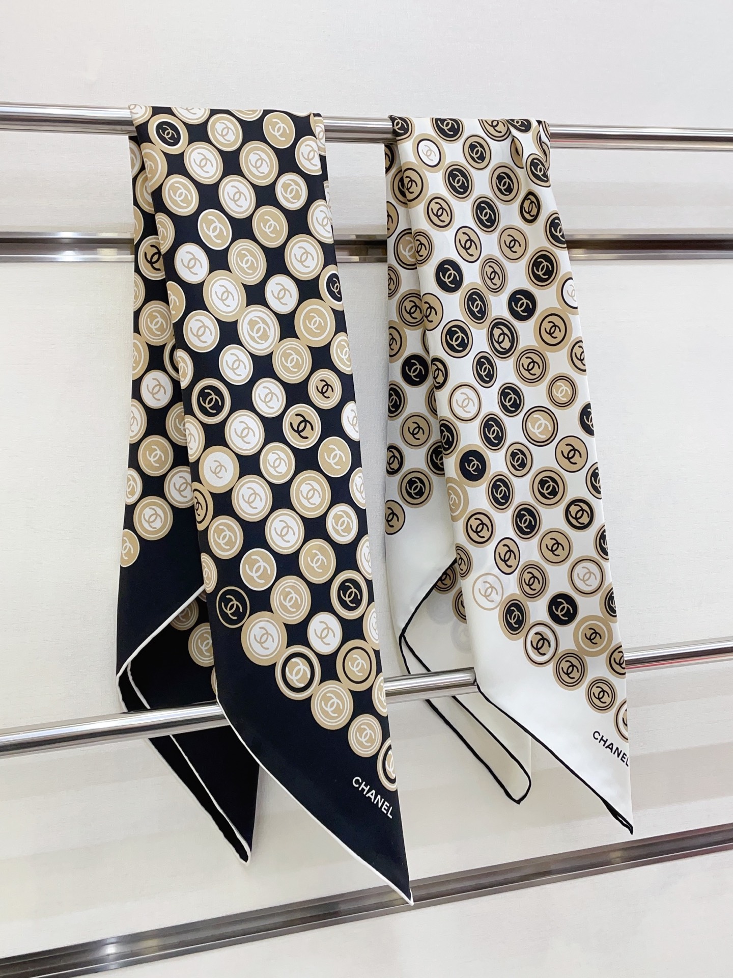 CHANE Colour Block 90x90cm Twill Silk Square Scarf