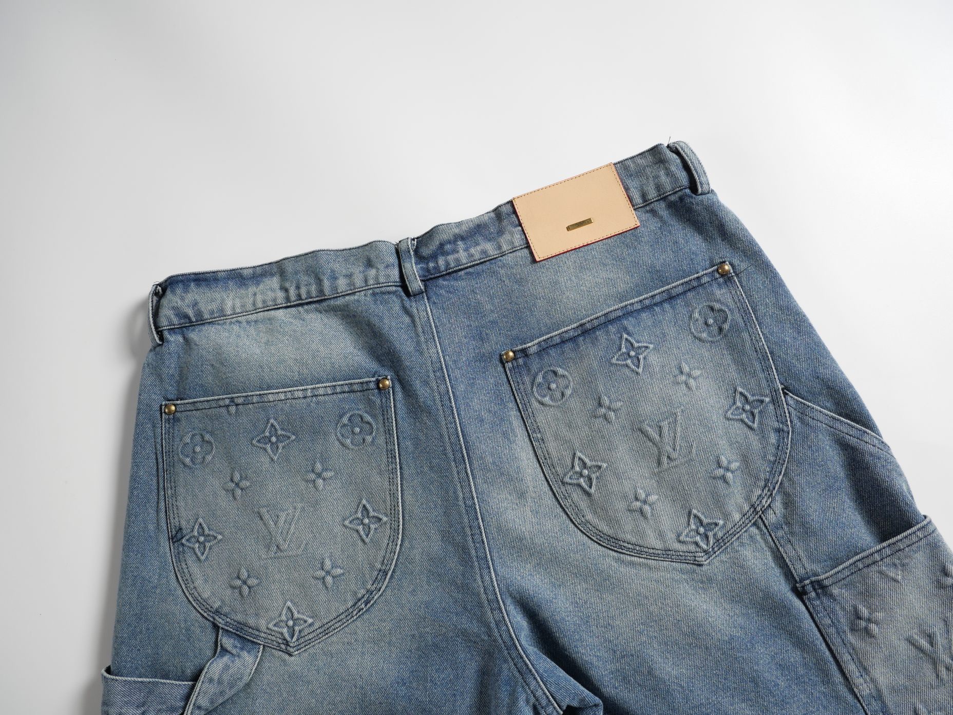 1V Denim shorts