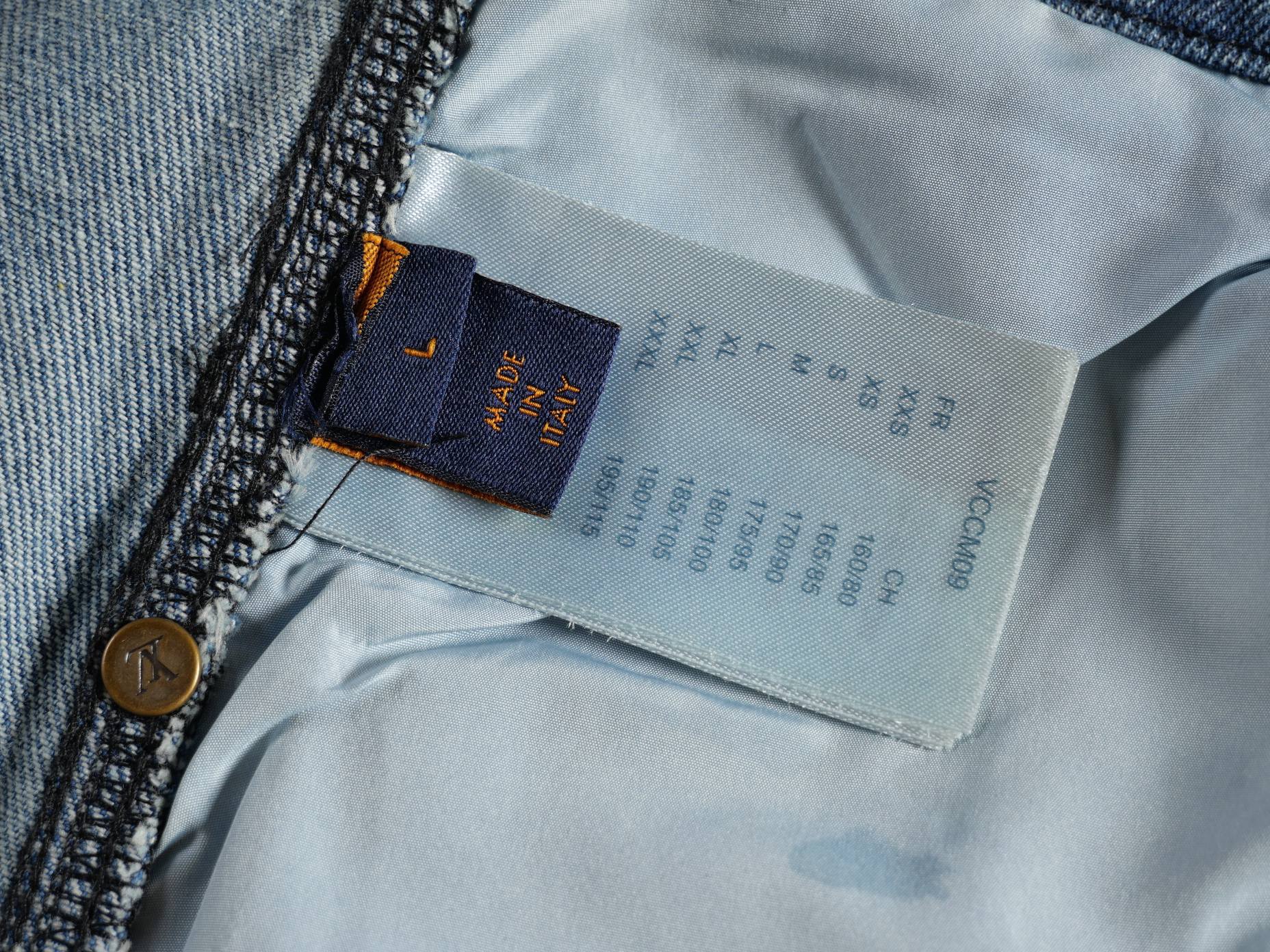 1V Denim shorts