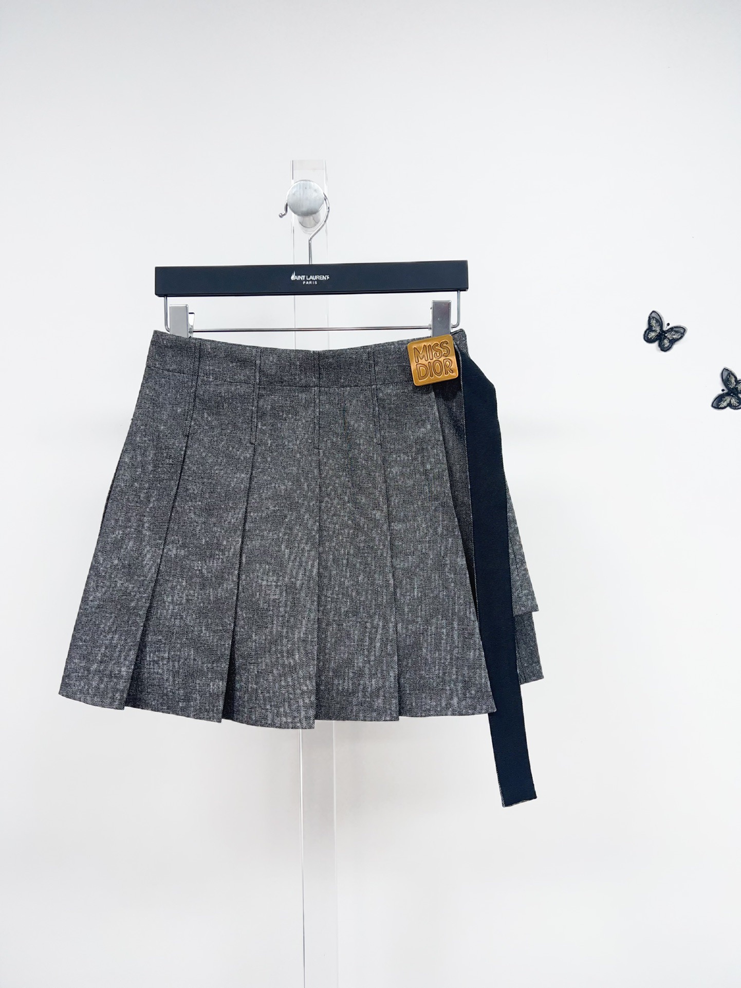 DD Butterfly belt, two pleated skirts
