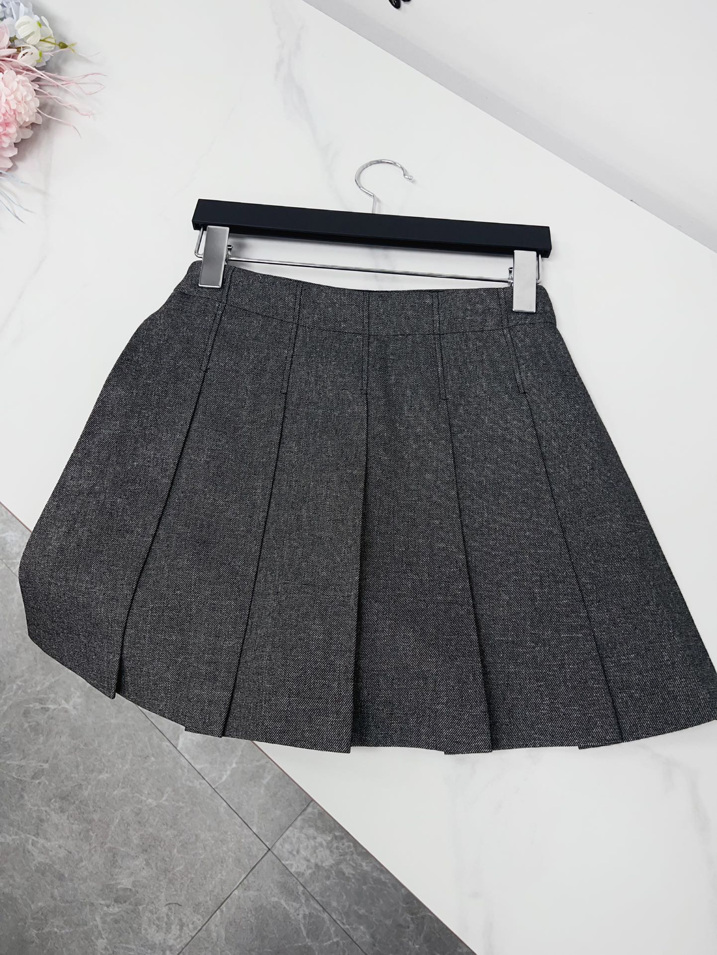 DD Butterfly belt, two pleated skirts