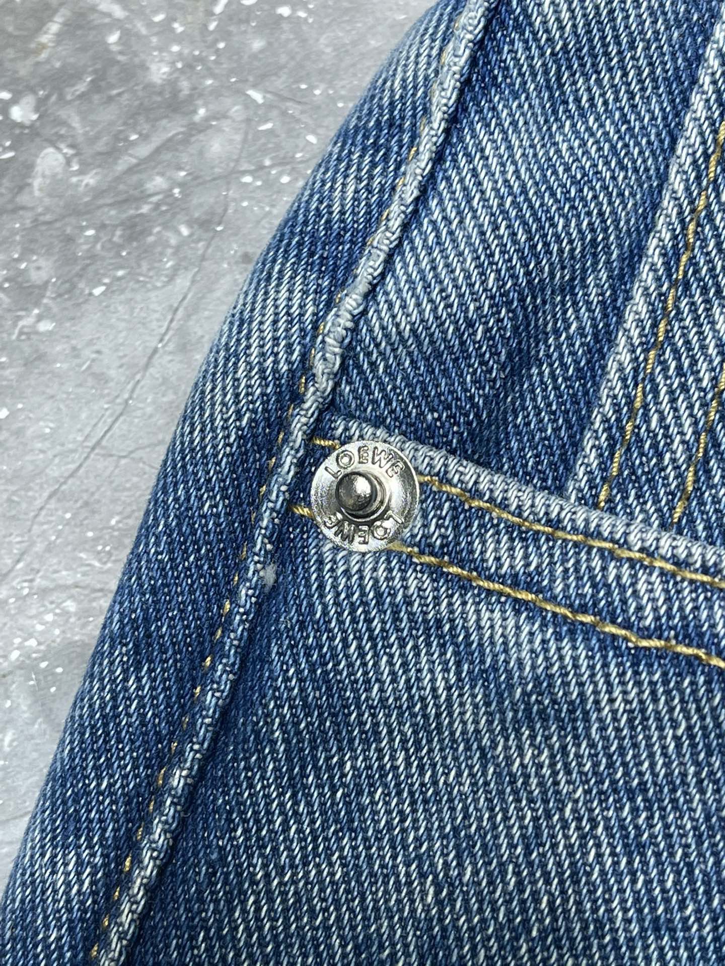 Blue High-Waist Jeans