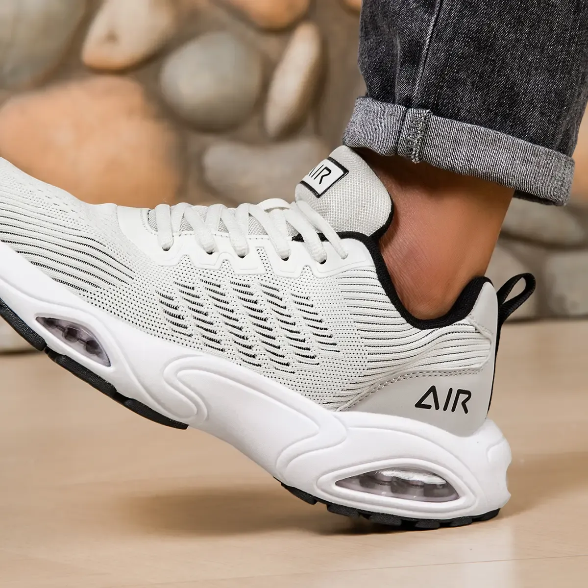 Stylish men’s viral shoes