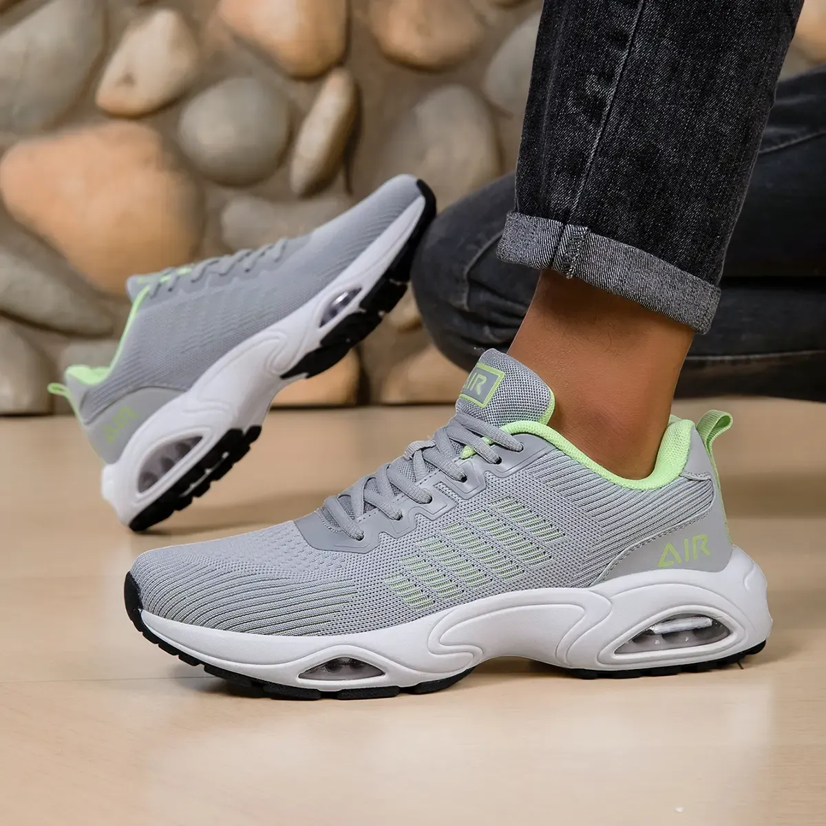 Stylish men’s viral shoes