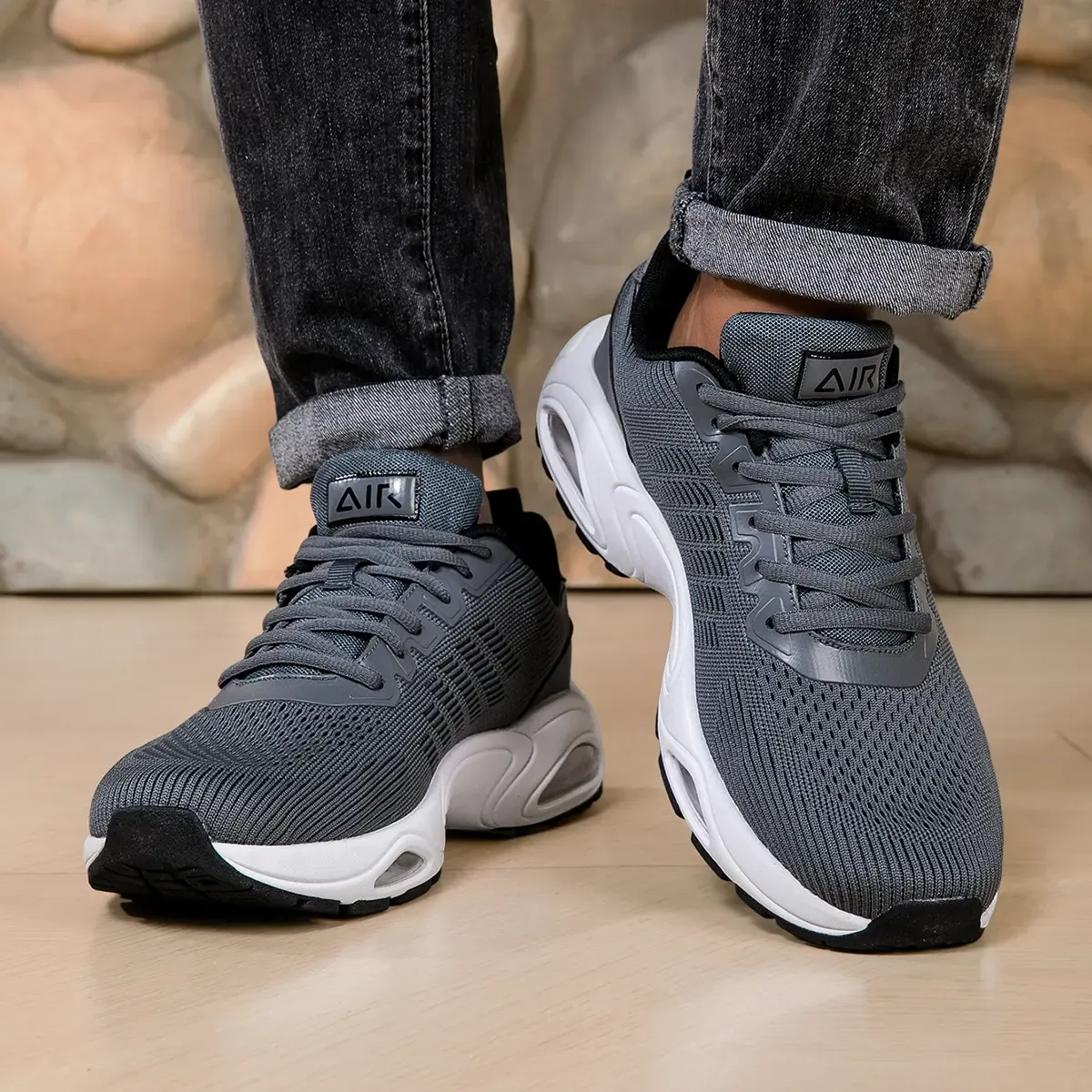 Stylish men’s viral shoes