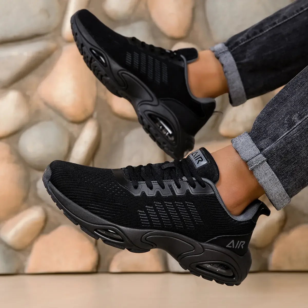 Stylish men’s viral shoes