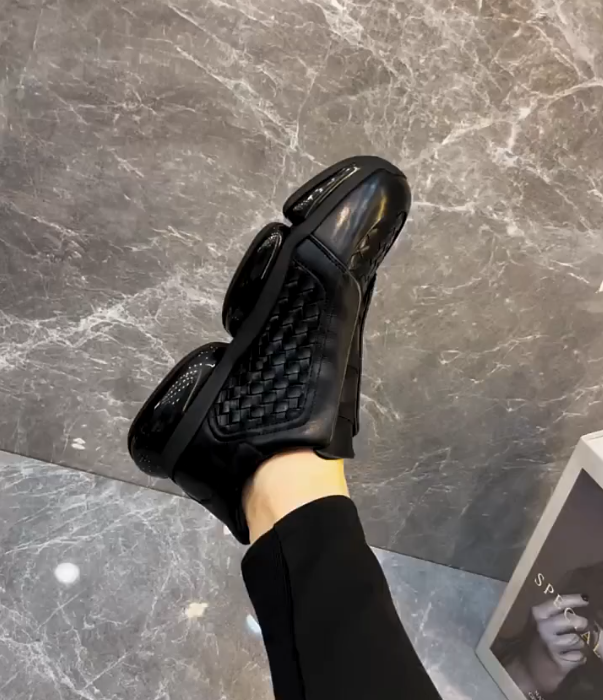 Woven Leather Slip On Sneaker with Air Cushion Sole and Elastic Cross Strap for Modern Urban Style