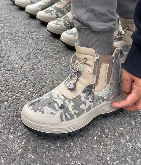 Camouflage Canvas Ankle Boot with Toggle Lace and Elastic Side Panel for Lightweight Outdoor Utility
