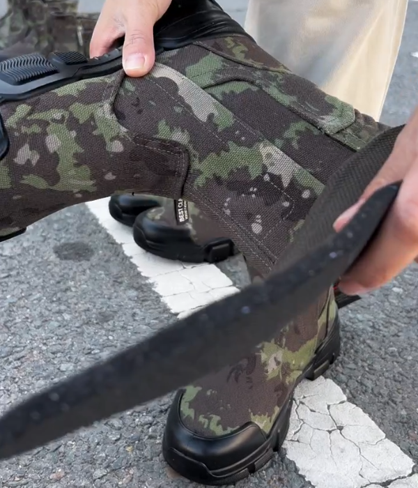 Camouflage Canvas Chelsea Boot with Side Zipper and Reinforced Rubber Toe Cap for Tactical Outdoor Wear