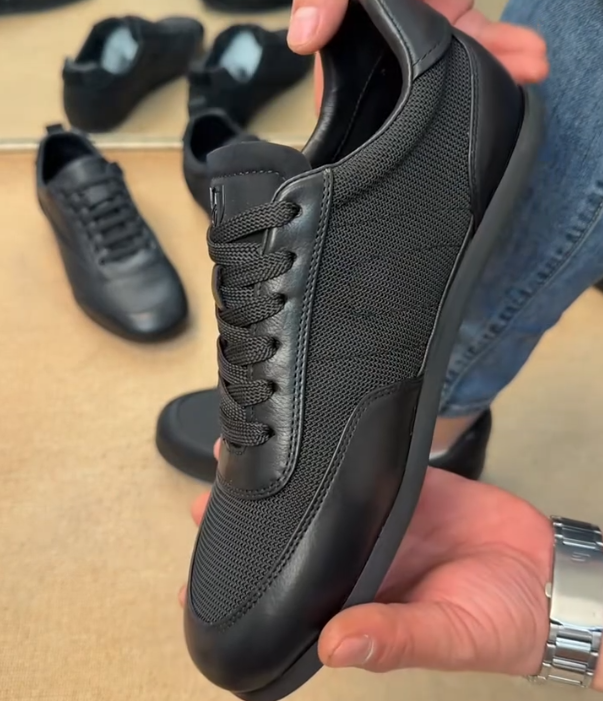 Breathable Mesh and Leather Lace Up Sneaker with Padded Collar and Flexible Rubber Sole for Modern Casual Menswear