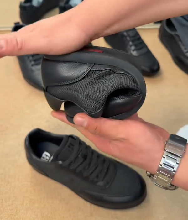 Breathable Mesh and Leather Lace Up Sneaker with Padded Collar and Flexible Rubber Sole for Modern Casual Menswear