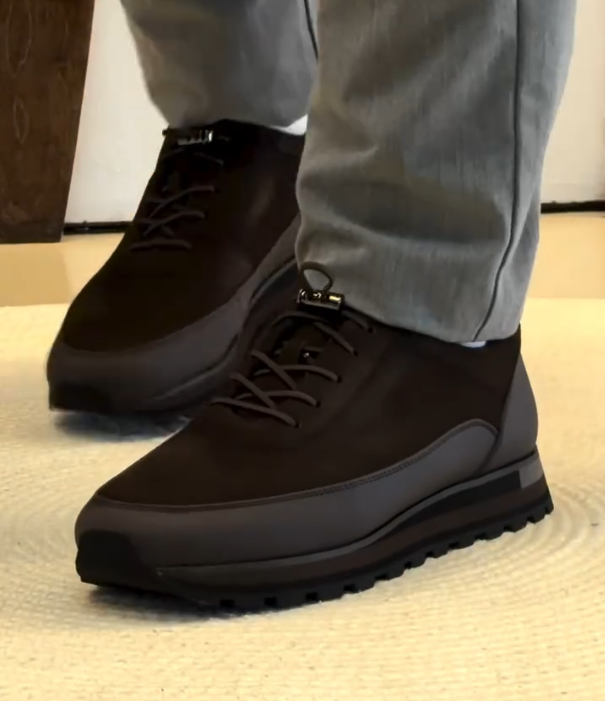 Minimalist Lace Up Sneaker with Textured Upper and Chunky Rubber Sole for Modern Casual Style