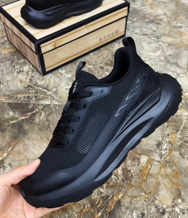 Breathable Mesh Running Sneaker with Sculpted Thick Sole and Dynamic Side Lines for Athletic Performance