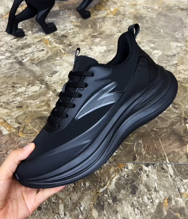 Streamlined Mesh Running Sneaker with Dynamic Side Logo and Thick Cushioned Sole for Modern Athletic Performance