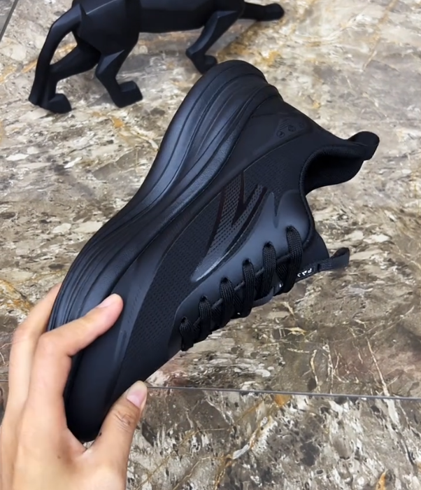 Streamlined Mesh Running Sneaker with Dynamic Side Logo and Thick Cushioned Sole for Modern Athletic Performance